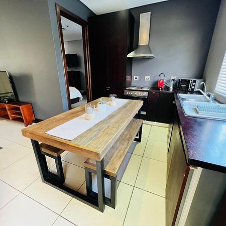 Tredenham Boutique Hotel Bloemfontein Luaran gambar A kitchen in a hotel