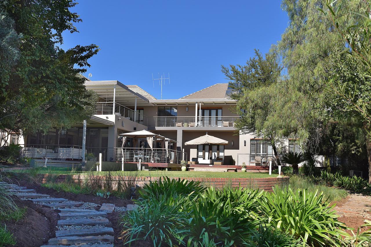 Tredenham Boutique Hotel Bloemfontein Luaran gambar The clubhouse at the Rand Country Club