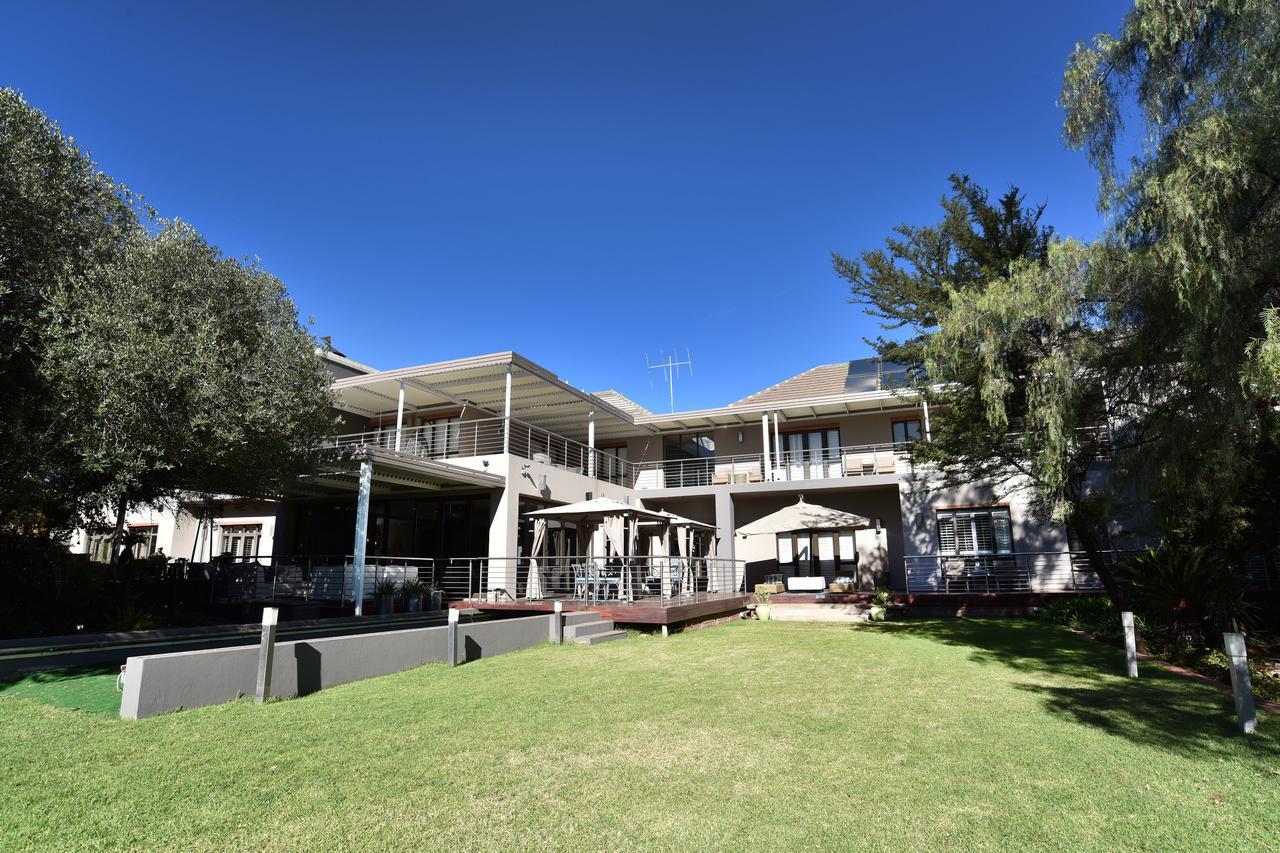 Tredenham Boutique Hotel Bloemfontein Luaran gambar The clubhouse at the Royal Perth Golf Club