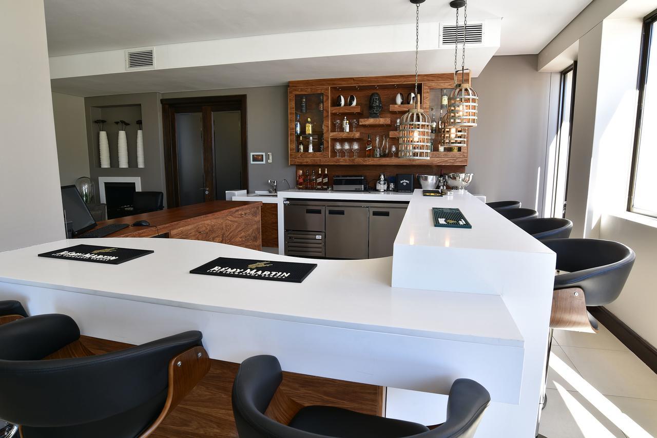 Tredenham Boutique Hotel Bloemfontein Luaran gambar A modern kitchen